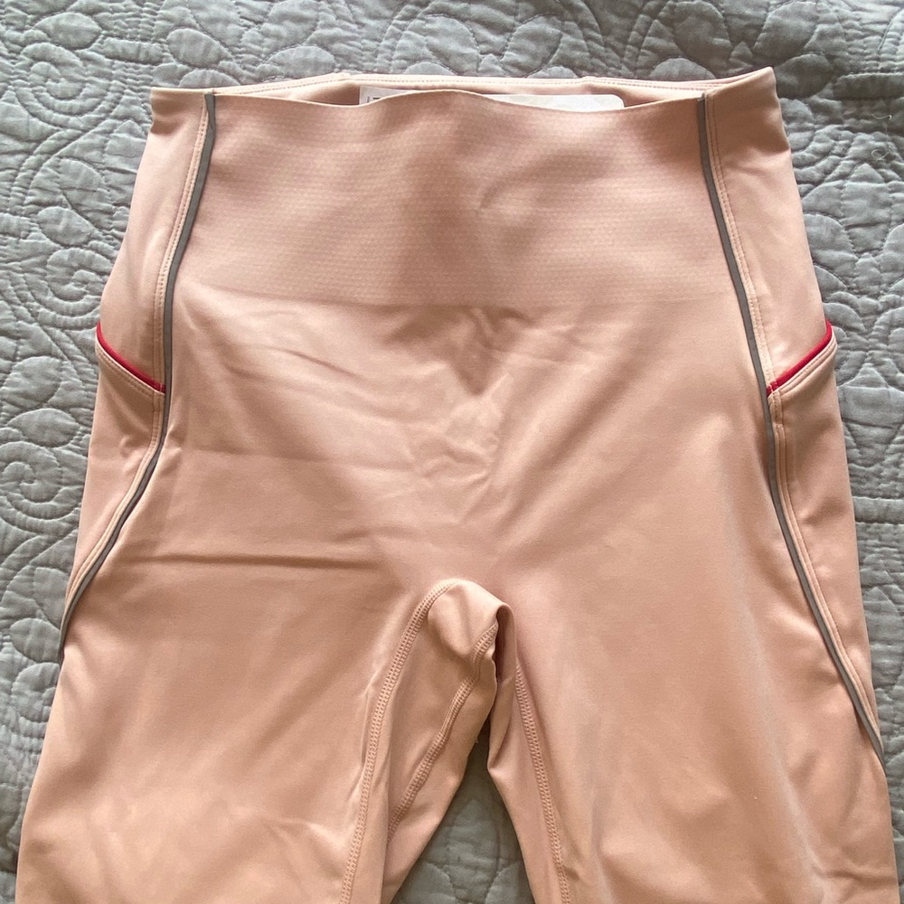 NWT Fabletics High Waisted Motion365 Reflective 7/8 Legging - Picture 3 of 4